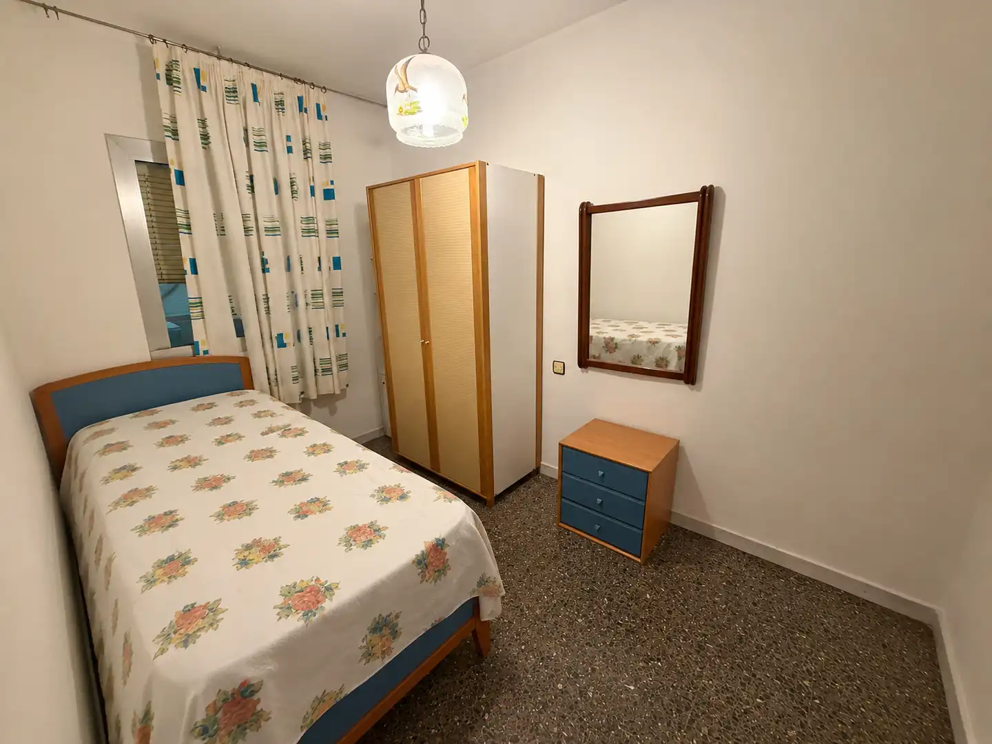 Dormitori de Pis en venda en Barberà del Vallès amb Calefacció, Moblat i Forn