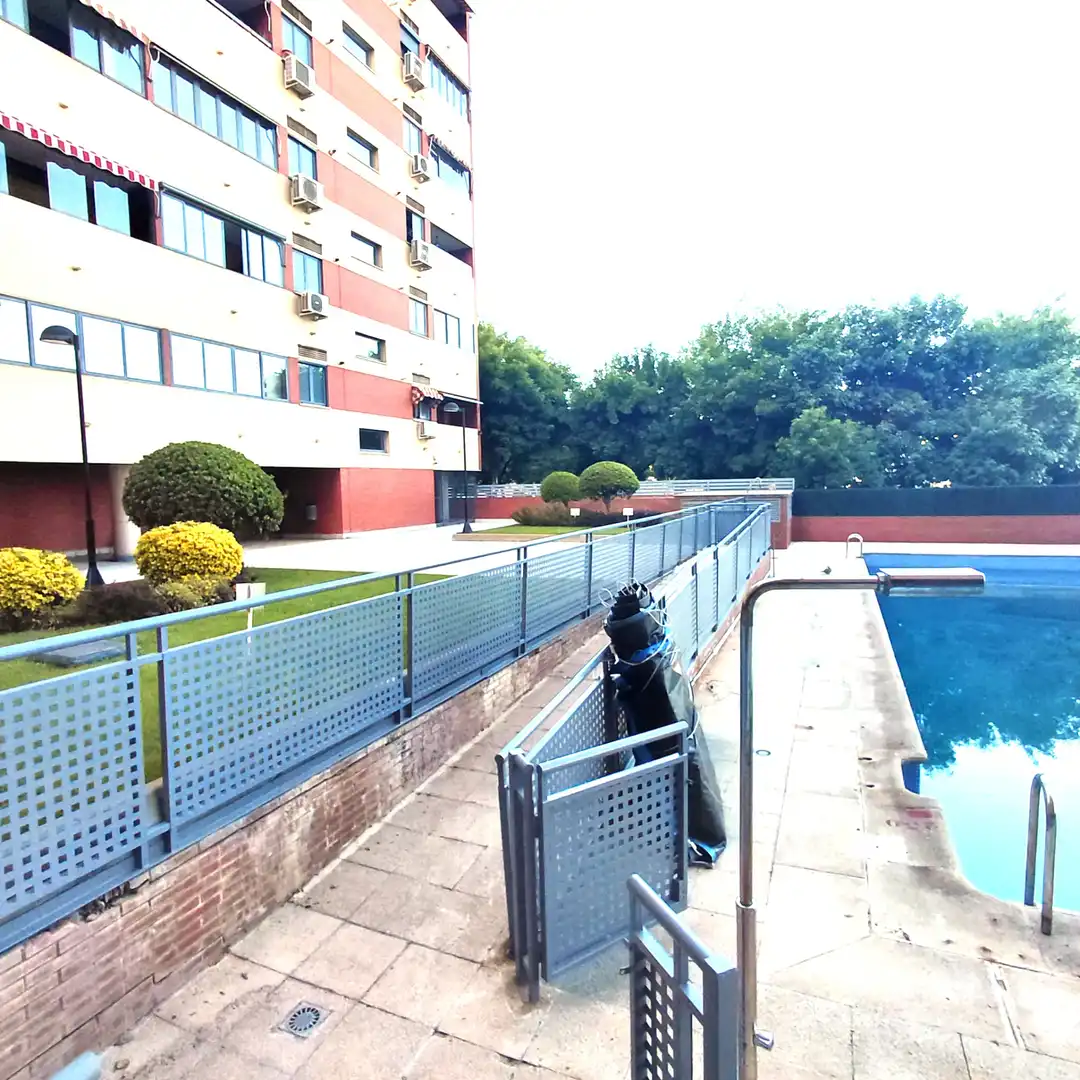 Terraza de Planta baja en venta en Madrid con Aire acondicionado, Calefacción y Jardín privado