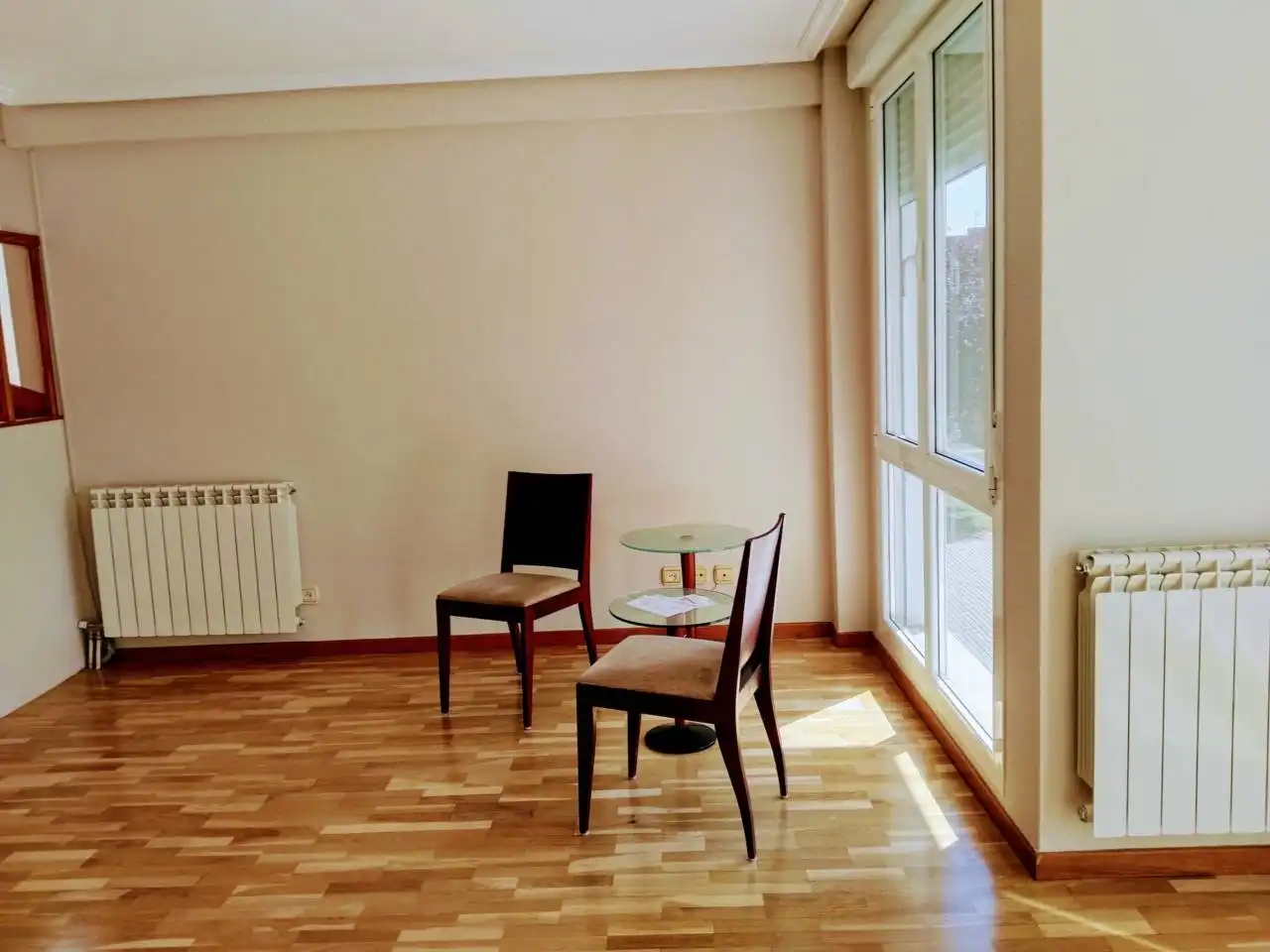 Sala de estar de Dúplex de alquiler en Burgos con Calefacción, Parquet y Amueblado