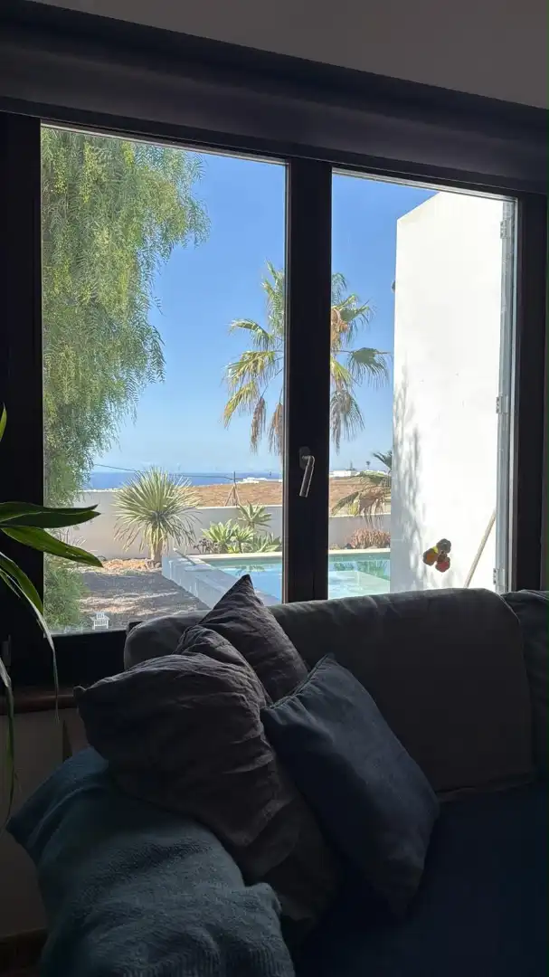 Vista exterior de Casa o xalet en venda en San Bartolomé amb Aire condicionat, Jardí privat i Terrassa