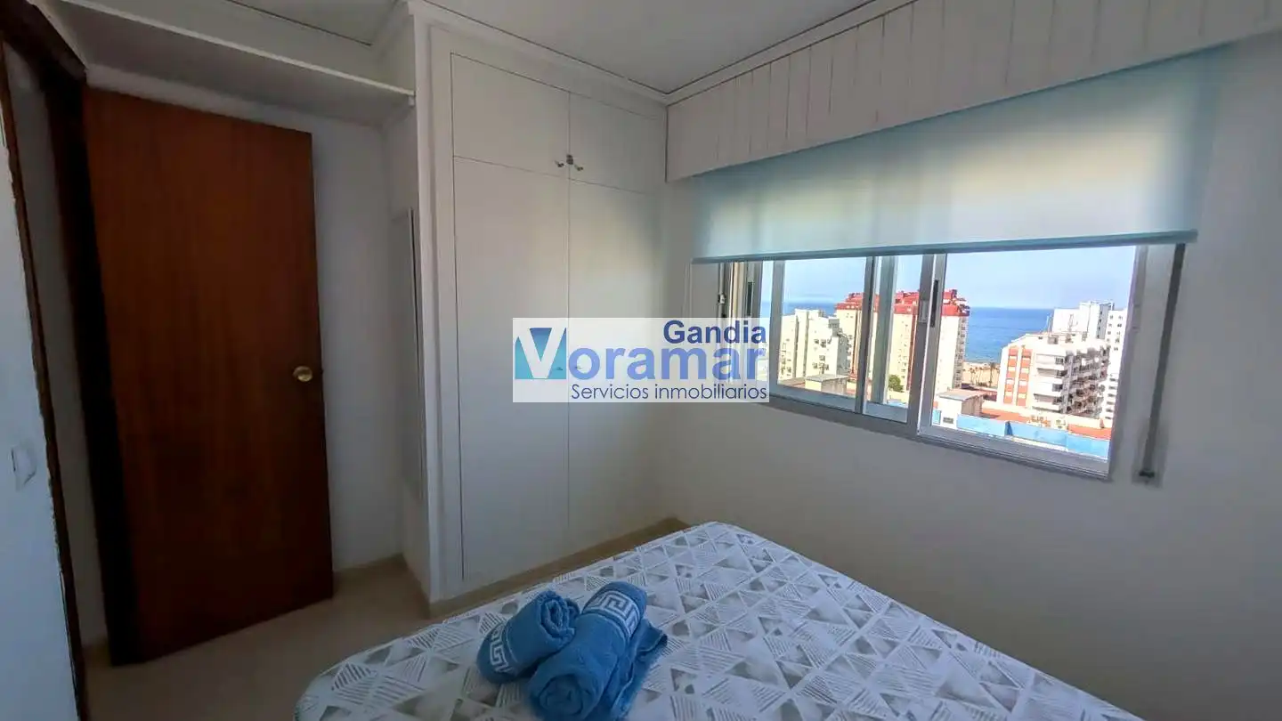 Habitación de Apartamento de alquiler en Gandia con Aire acondicionado y Amueblado