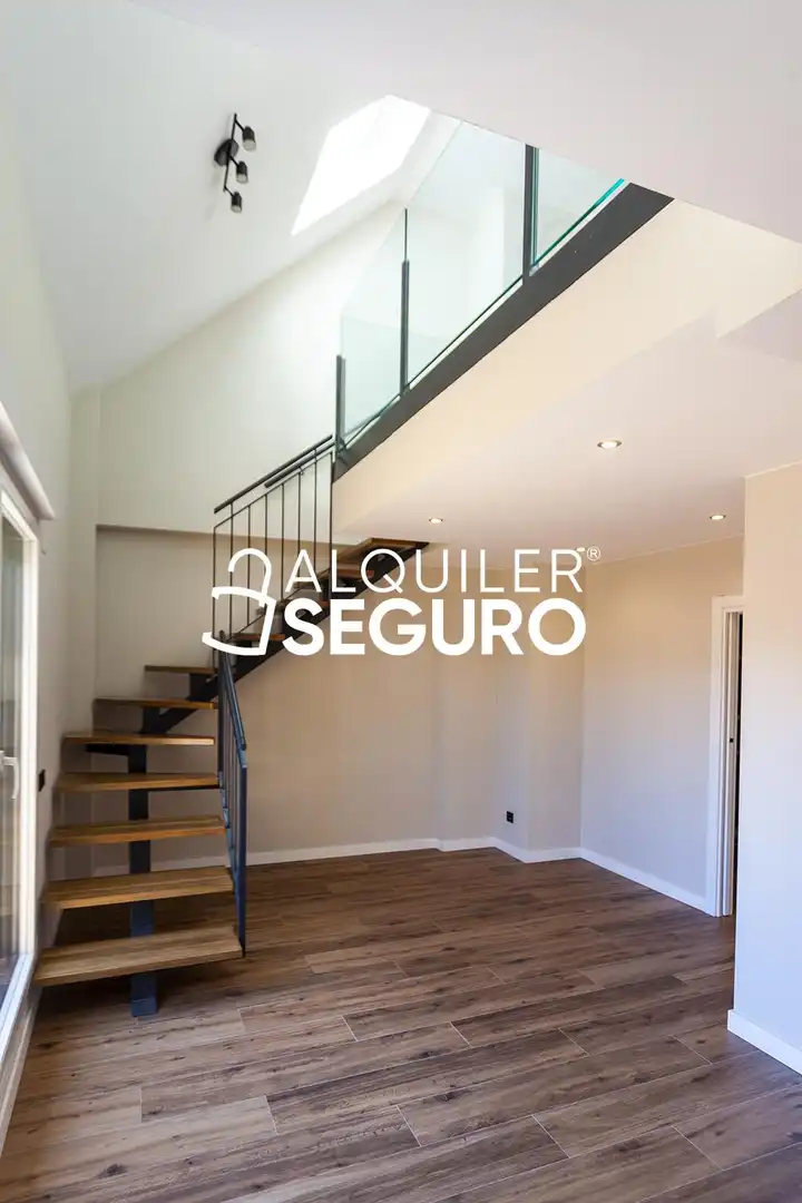 Ático de alquiler en Madrid con Aire acondicionado, Calefacción y Trastero