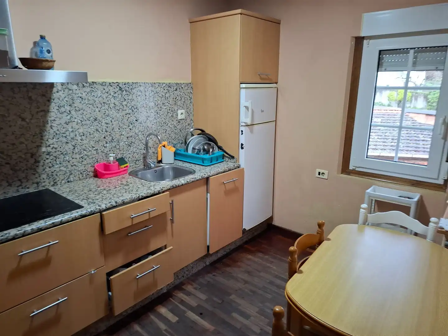 Cuina de Casa o xalet en venda en Ourense Capital  amb Calefacció, Jardí privat i Traster
