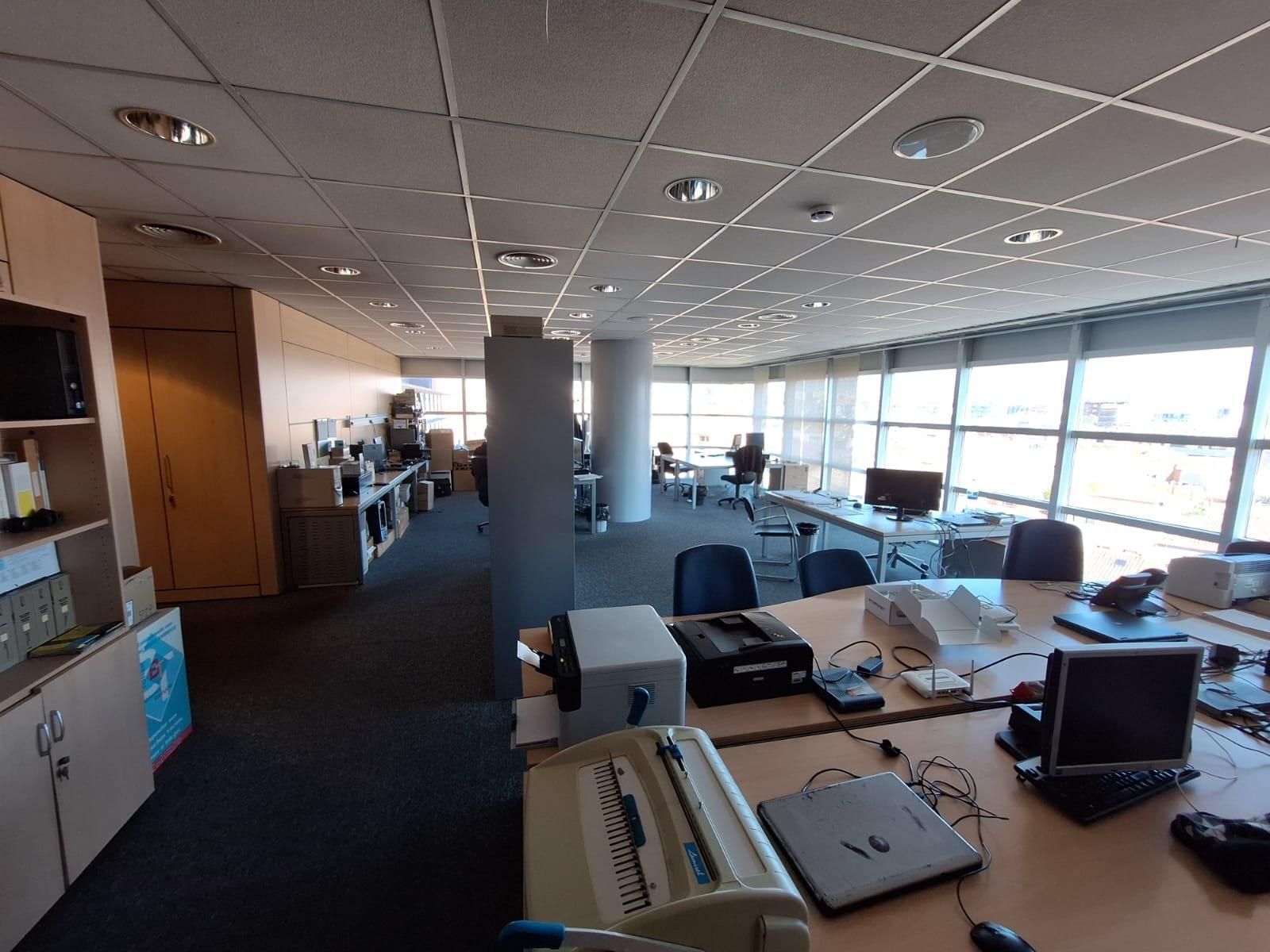 Office for sale in Sabadell  with Air Conditioner and Heating