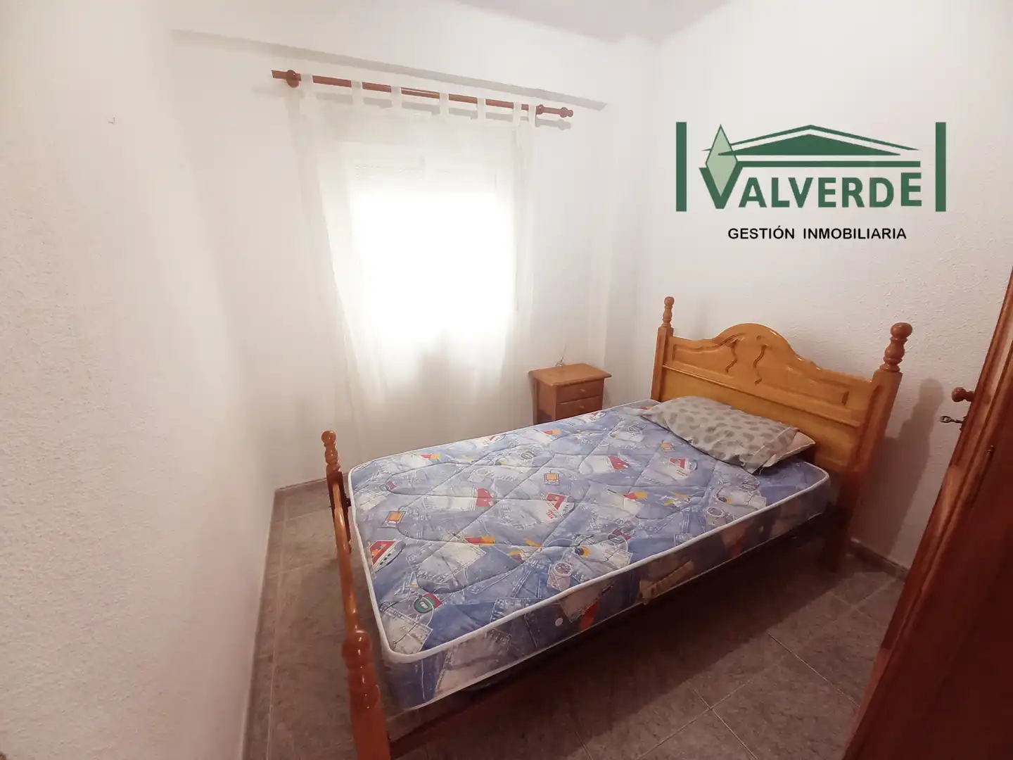 Schlafzimmer von Wohnung zur Miete in Granada mit Möbliert, Waschmaschine und Mikrowelle