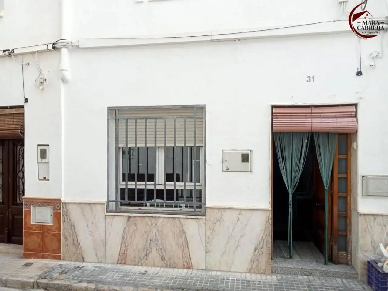 Vista exterior de Casa adosada en venda en Oliva amb Aire condicionat, Calefacció i Terrassa