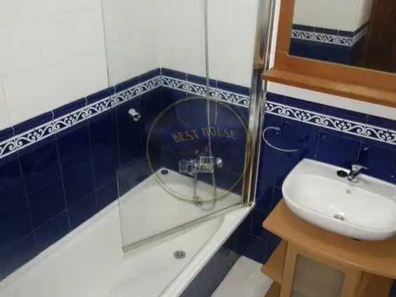 Bany de Apartament de lloguer en Vigo  amb Calefacció, Parquet i Traster