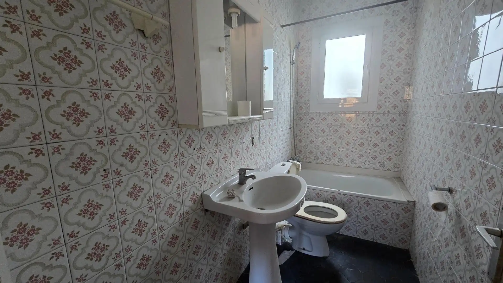 Badezimmer von Dachboden zum Verkauf in Caldes de Montbui