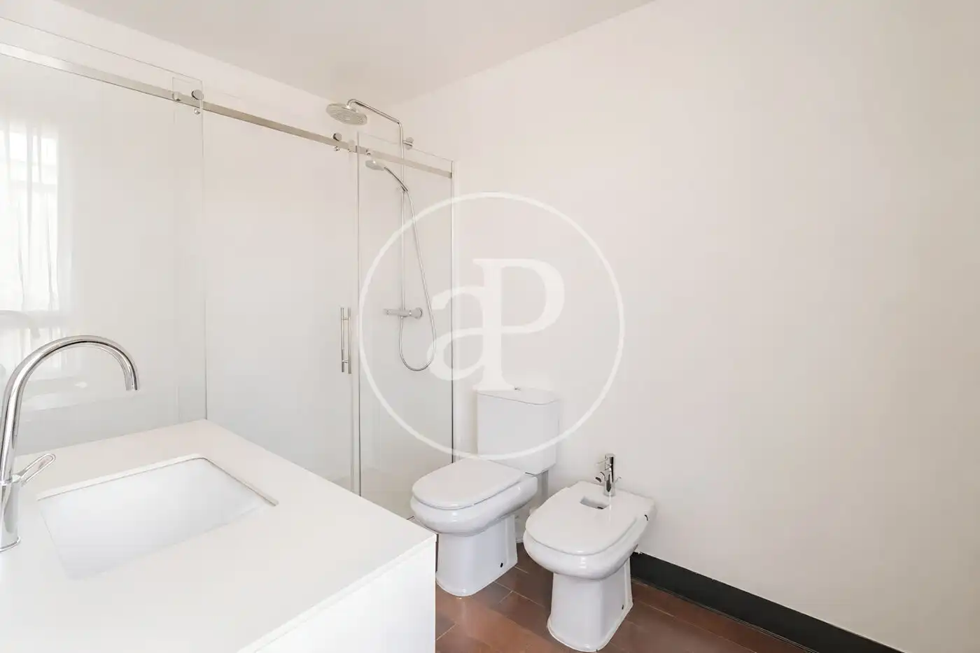 Bathroom of Houses for rent in Madrid  with Air Conditioner, Heating and Private garden