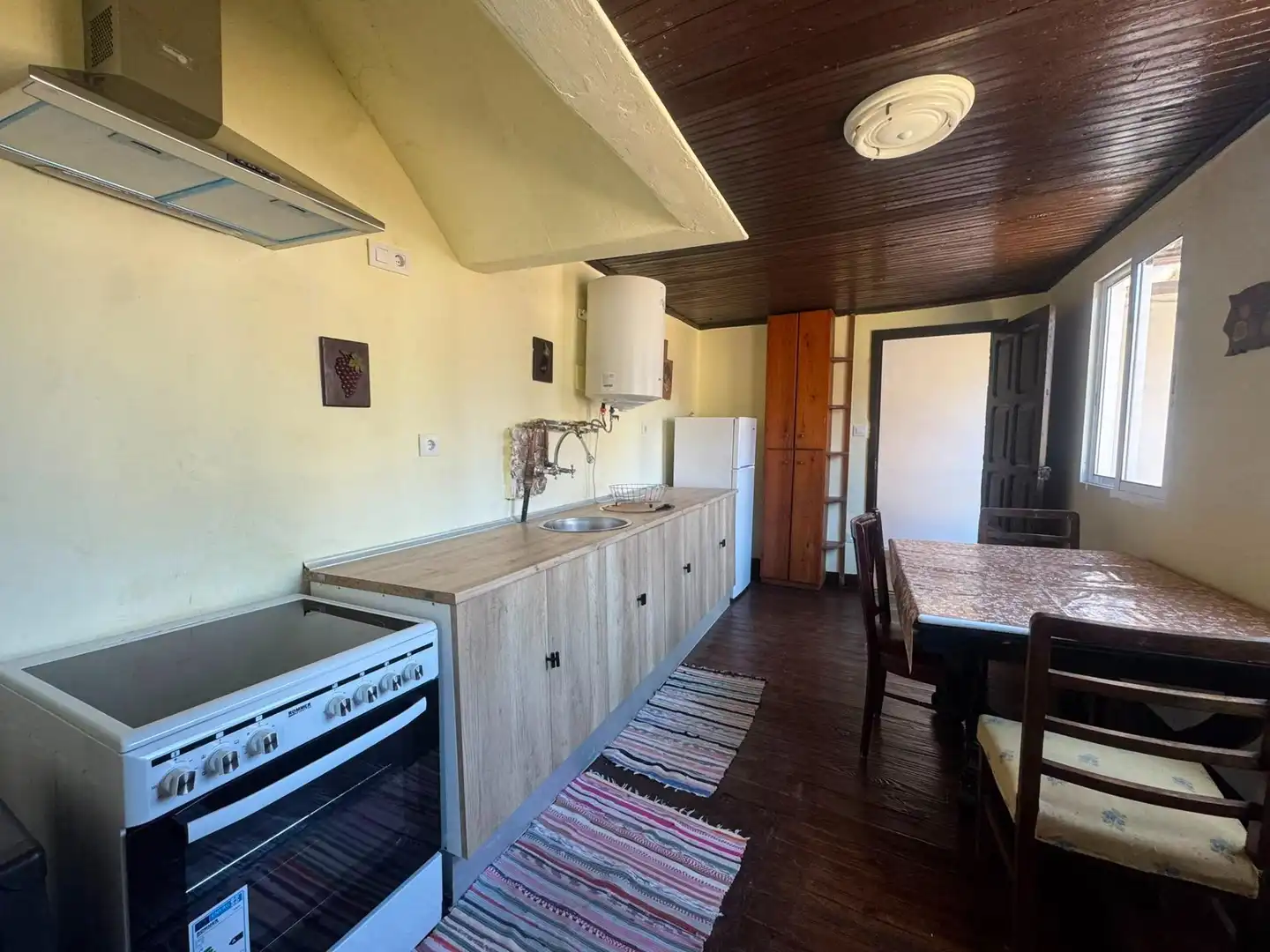 Cocina de Casa o chalet de alquiler en A Merca   con Calefacción, Terraza y Amueblado