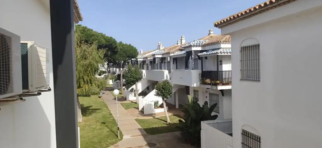 Vista exterior de Apartamento de alquiler en Chiclana de la Frontera con Aire acondicionado, Amueblado y Horno