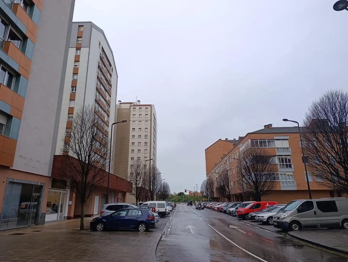 Vista exterior de Pis en venda en Gijón  amb Calefacció, Parquet i Traster