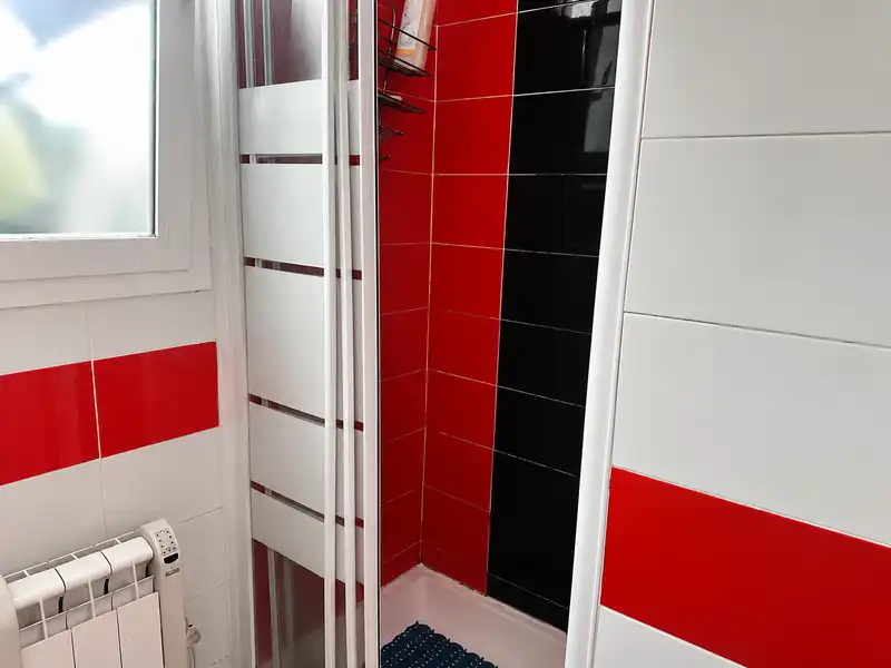 Badezimmer von Wohnung zum Verkauf in Madrid mit Heizung