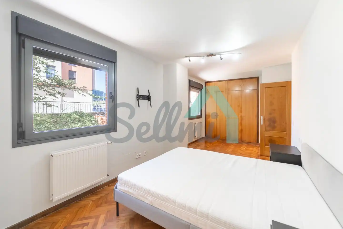Bedroom of Flat for rent in Oviedo   with Heating, Parquet flooring and Storage room