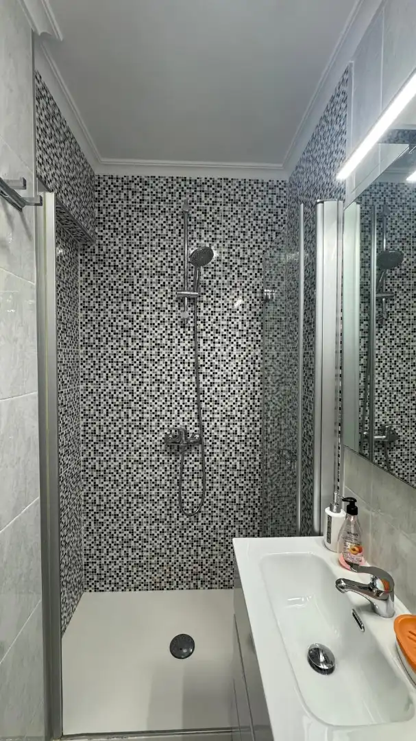Badezimmer von Wohnung zur Miete in Santander mit Heizung, Parkett und Abstellraum