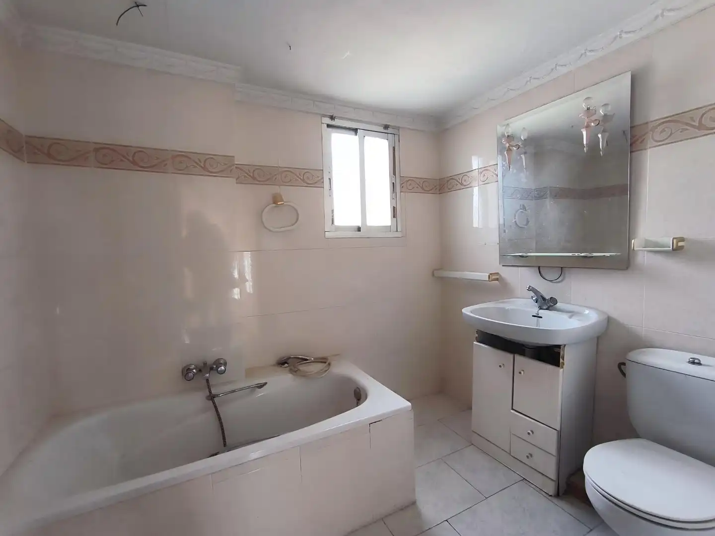 Baño de Casa o chalet en venta en Córdoba con Calefacción, Terraza y Trastero