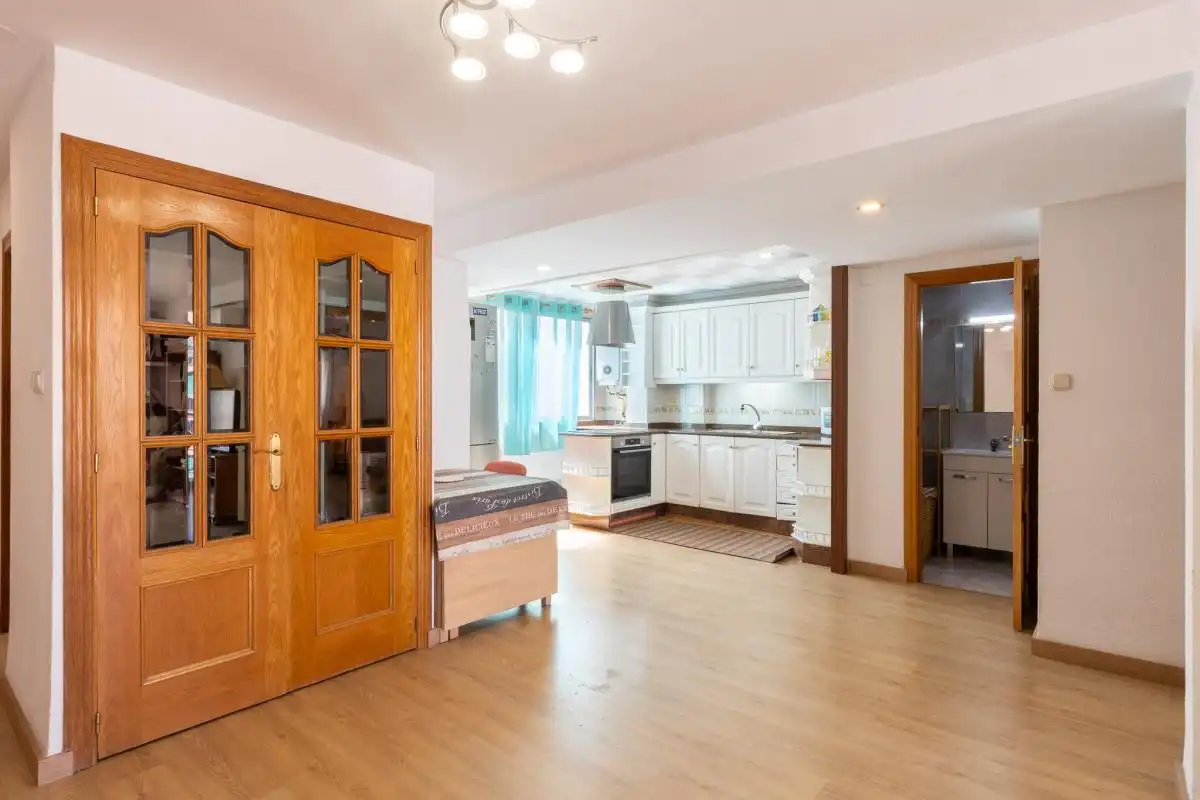 Flat for sale in Valencia  with Air Conditioner, Heating and Terrace