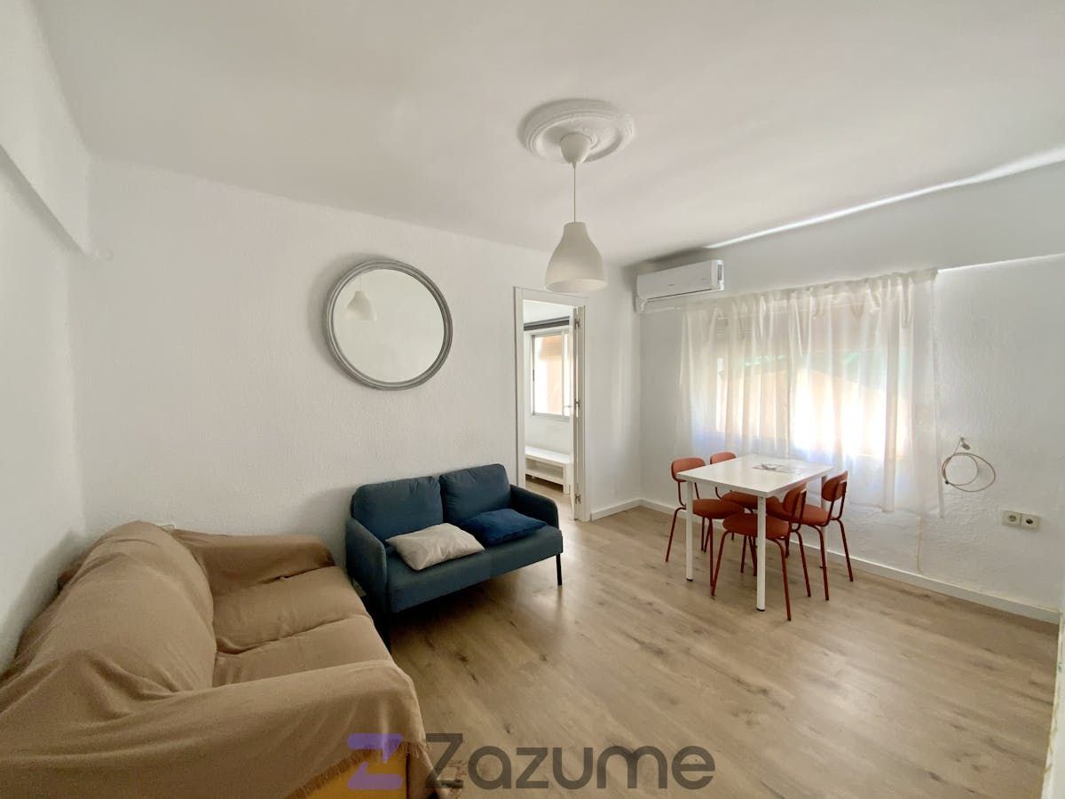 Sala d'estar de Pis de lloguer en  Valencia Capital amb Aire condicionat, Moblat i Forn