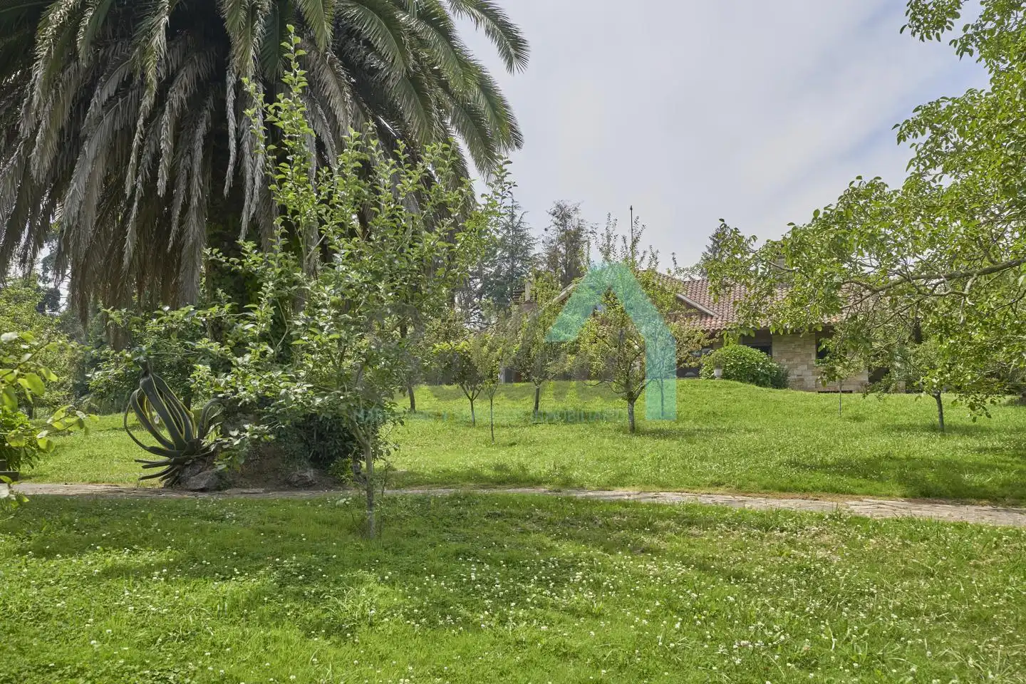 Casa o xalet en venda en Gijón  amb Aire condicionat, Jardí privat i Parquet