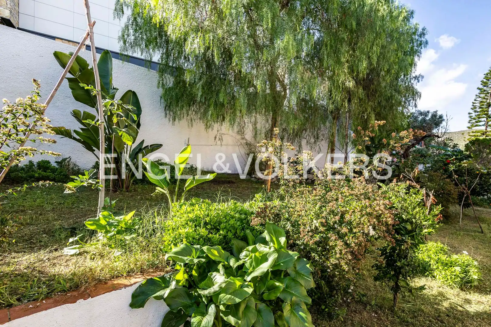Vista exterior de Casa o xalet en venda en Castelldefels amb Aire condicionat, Calefacció i Jardí privat