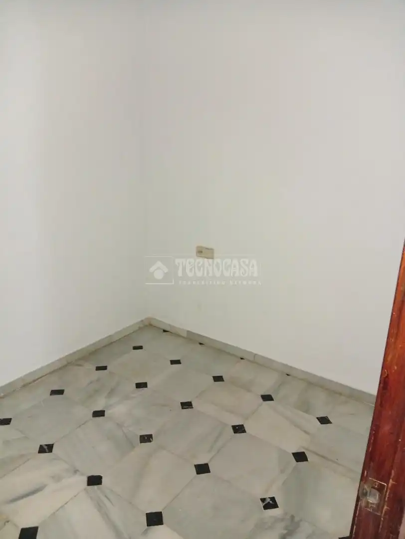 Habitación de Casa adosada en venta en Coria del Río
