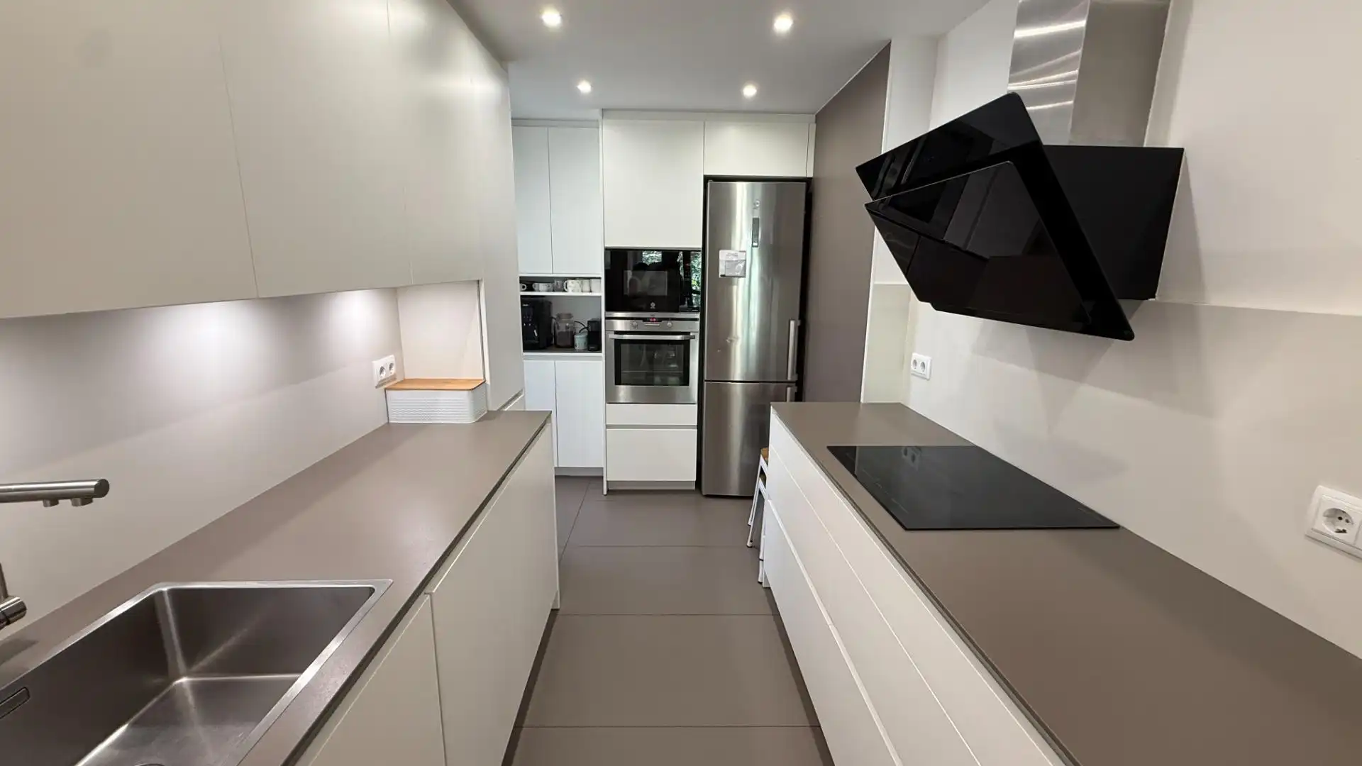 Kitchen of Flat for sale in Barcelona  with Air Conditioner, Heating and Parquet flooring