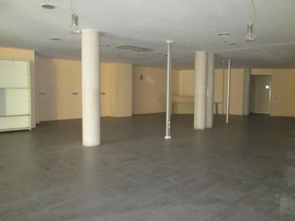 Local commercial à louer à Sant Julià, imagen 15
