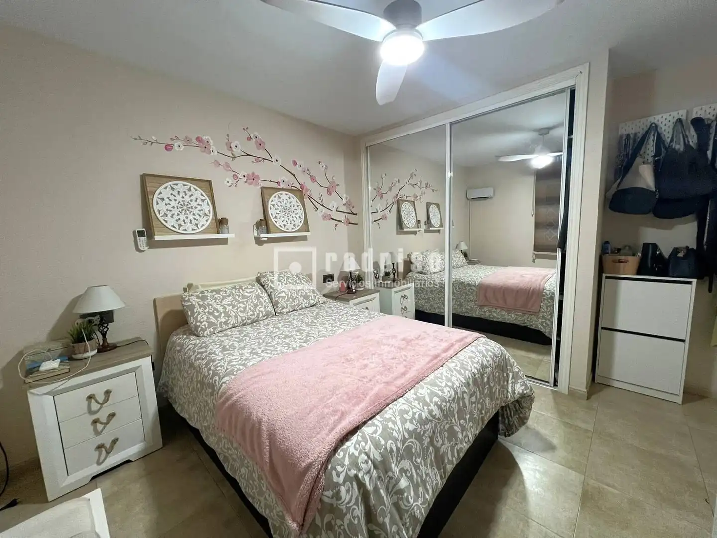 Schlafzimmer von Dachboden zum Verkauf in Torremolinos mit Klimaanlage, Heizung und Privatgarten