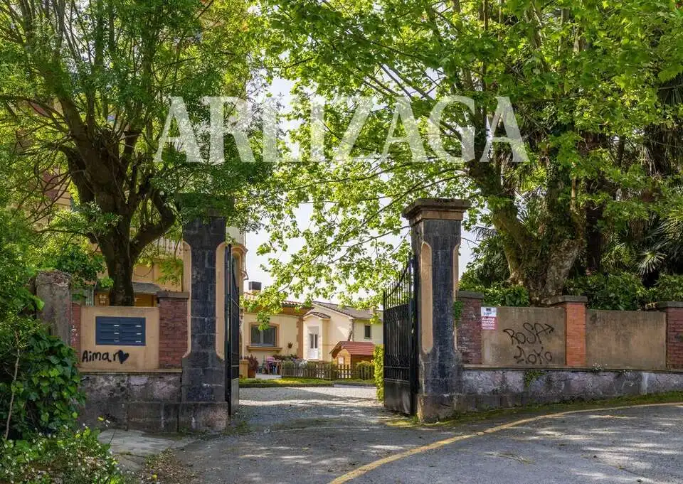 Exterior view of Flat for sale in Donostia - San Sebastián   with Heating