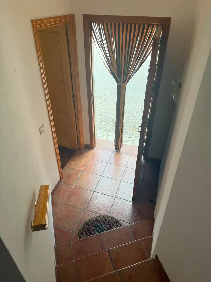 Casa adosada en venda en Cortes de Arenoso amb Calefacció, Moblat i Forn
