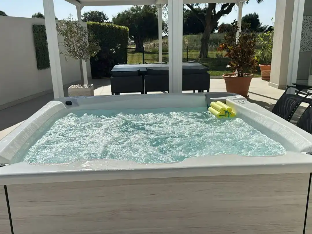 Piscina de Piso en venta en Sotogrande con Aire acondicionado, Calefacción y Jardín privado