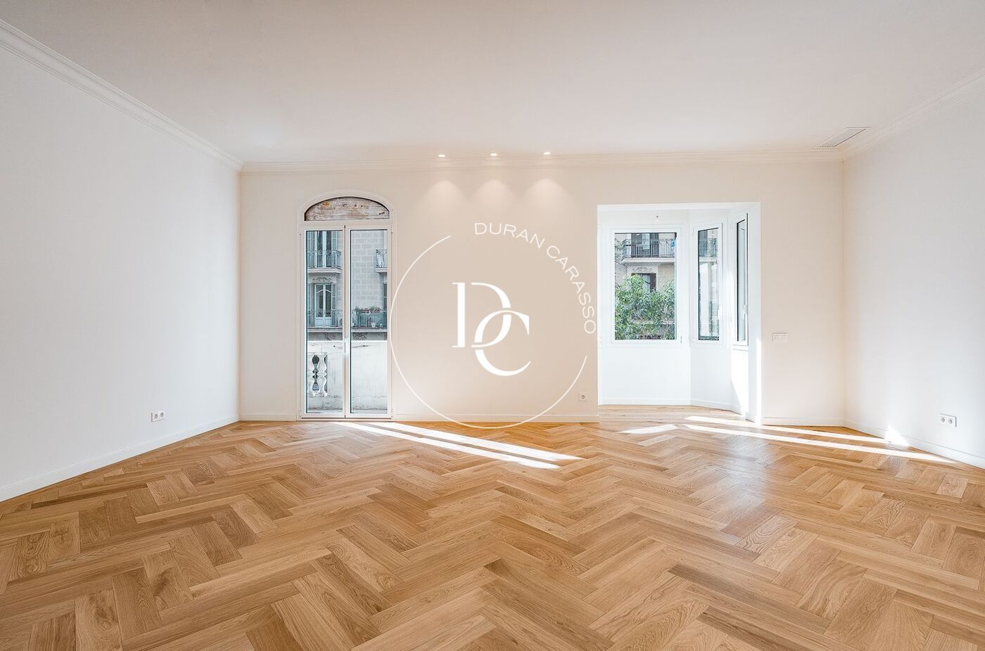 Exterior view of Flat for sale in  Barcelona Capital  with Air Conditioner, Heating and Terrace