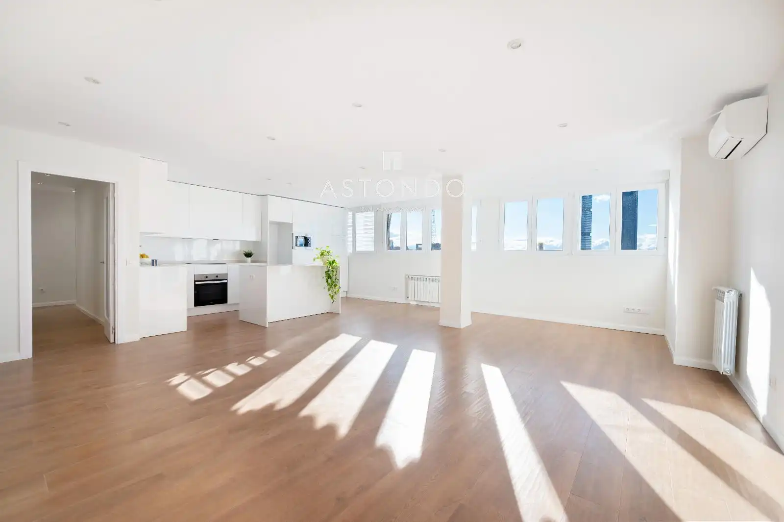 Vista exterior de Piso de alquiler en Madrid con Aire acondicionado, Calefacción y Piscina