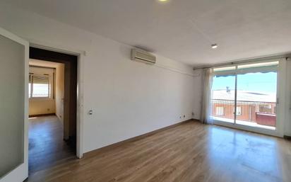 Living room of Flat for sale in Cubelles  with Air Conditioner, Parquet flooring and Terrace