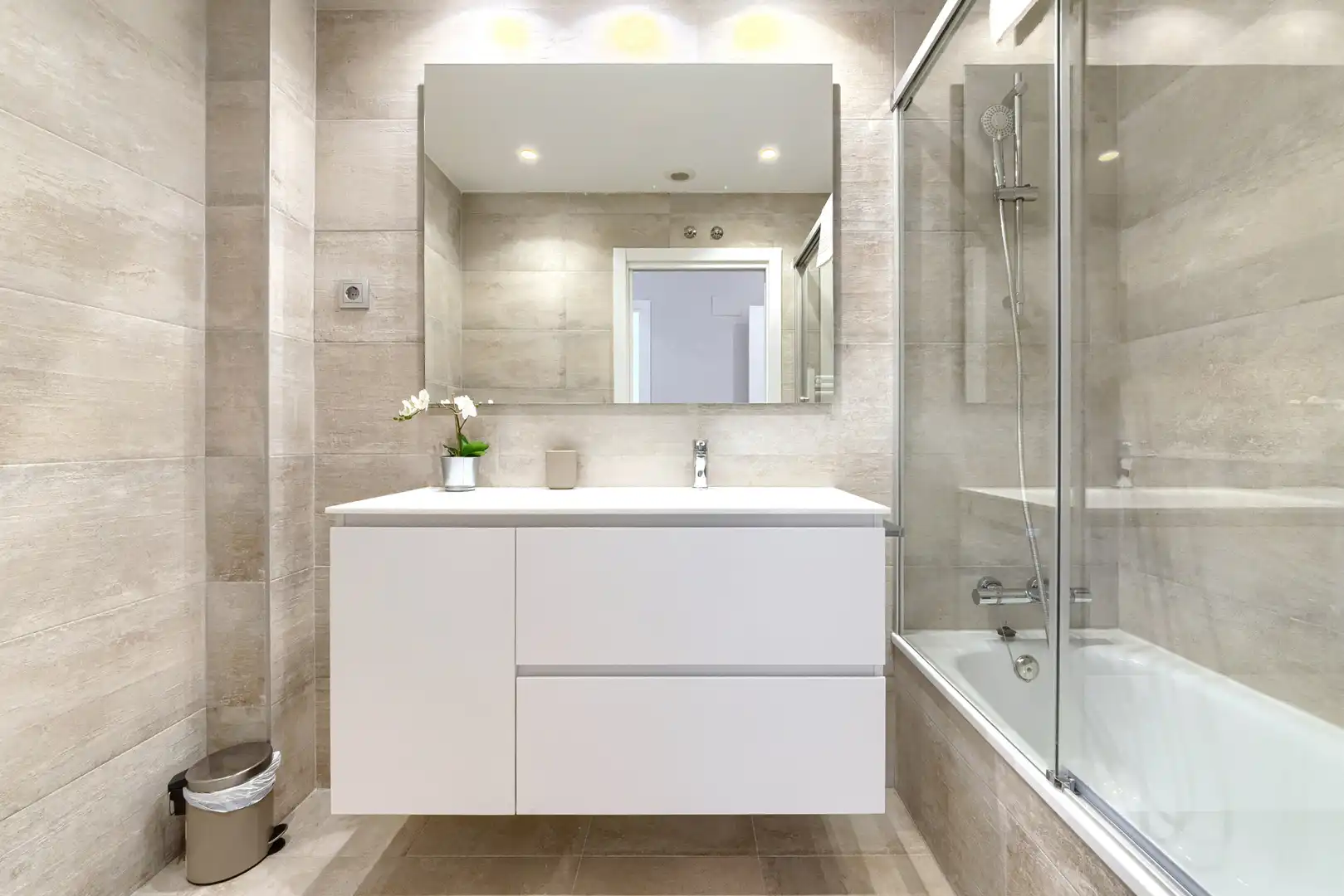 Baño de Piso de alquiler en Galdakao con Calefacción, Amueblado y Horno