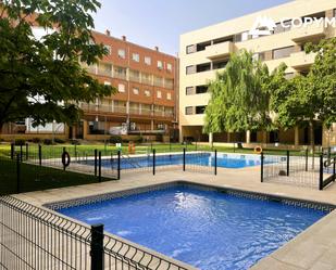 Piscina de Apartament en venda en  Toledo Capital amb Aire condicionat i Terrassa