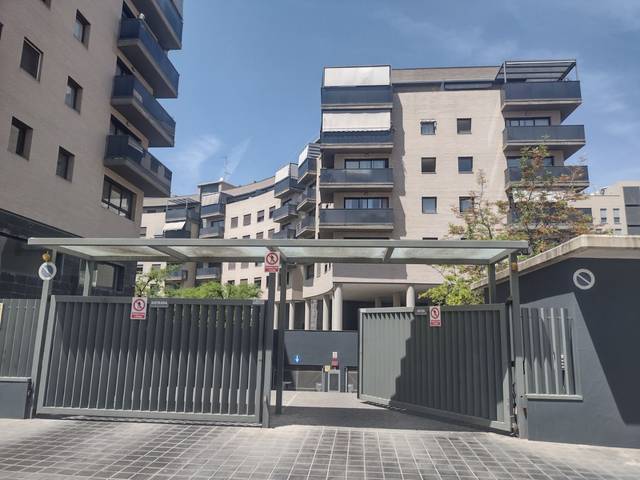 Garaje en Alquiler en Carrer de Manuel Melià i Fuster, 1 en Nou Benicalap