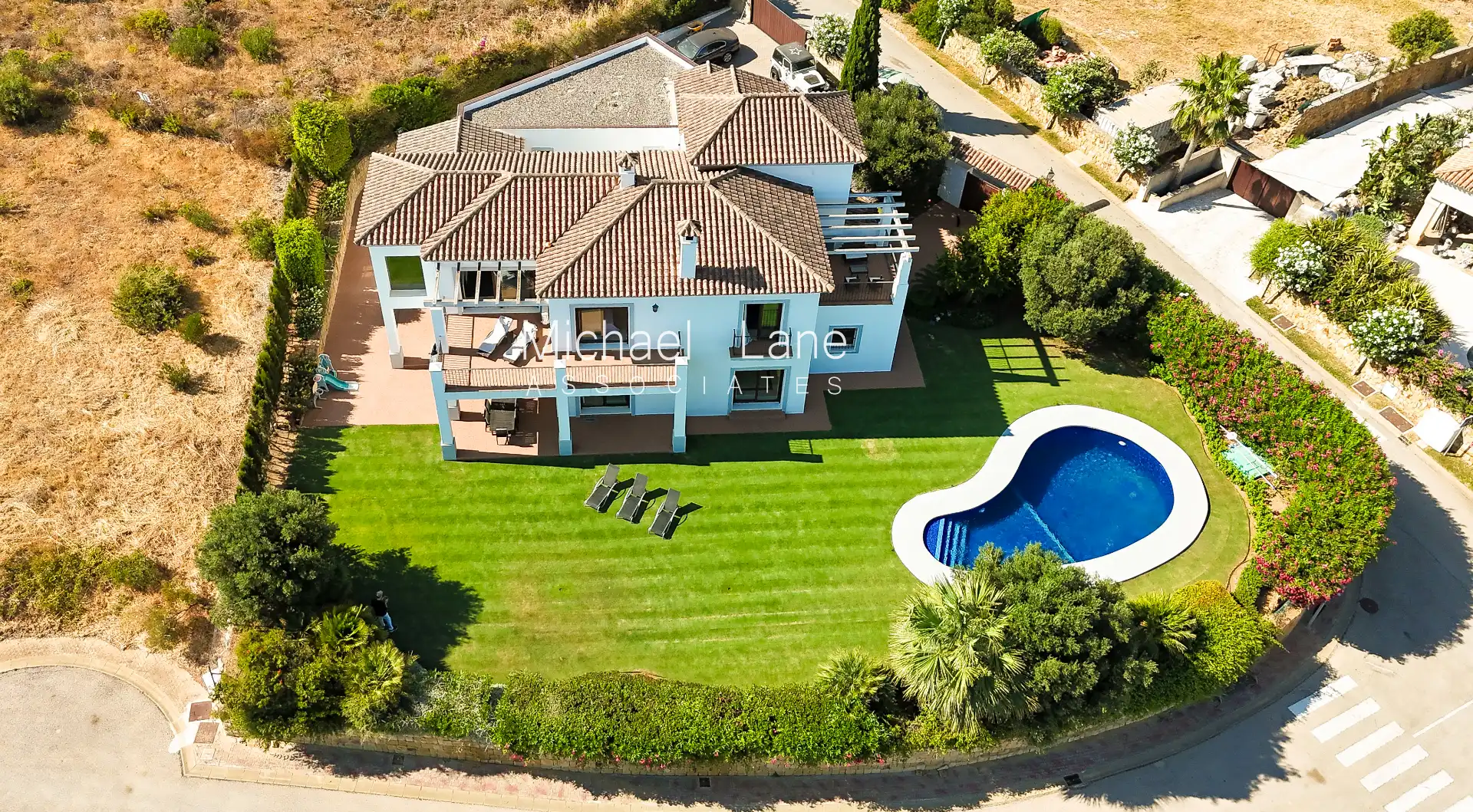 Garden of Houses for sale in Sotogrande  with Air Conditioner, Heating and Private garden