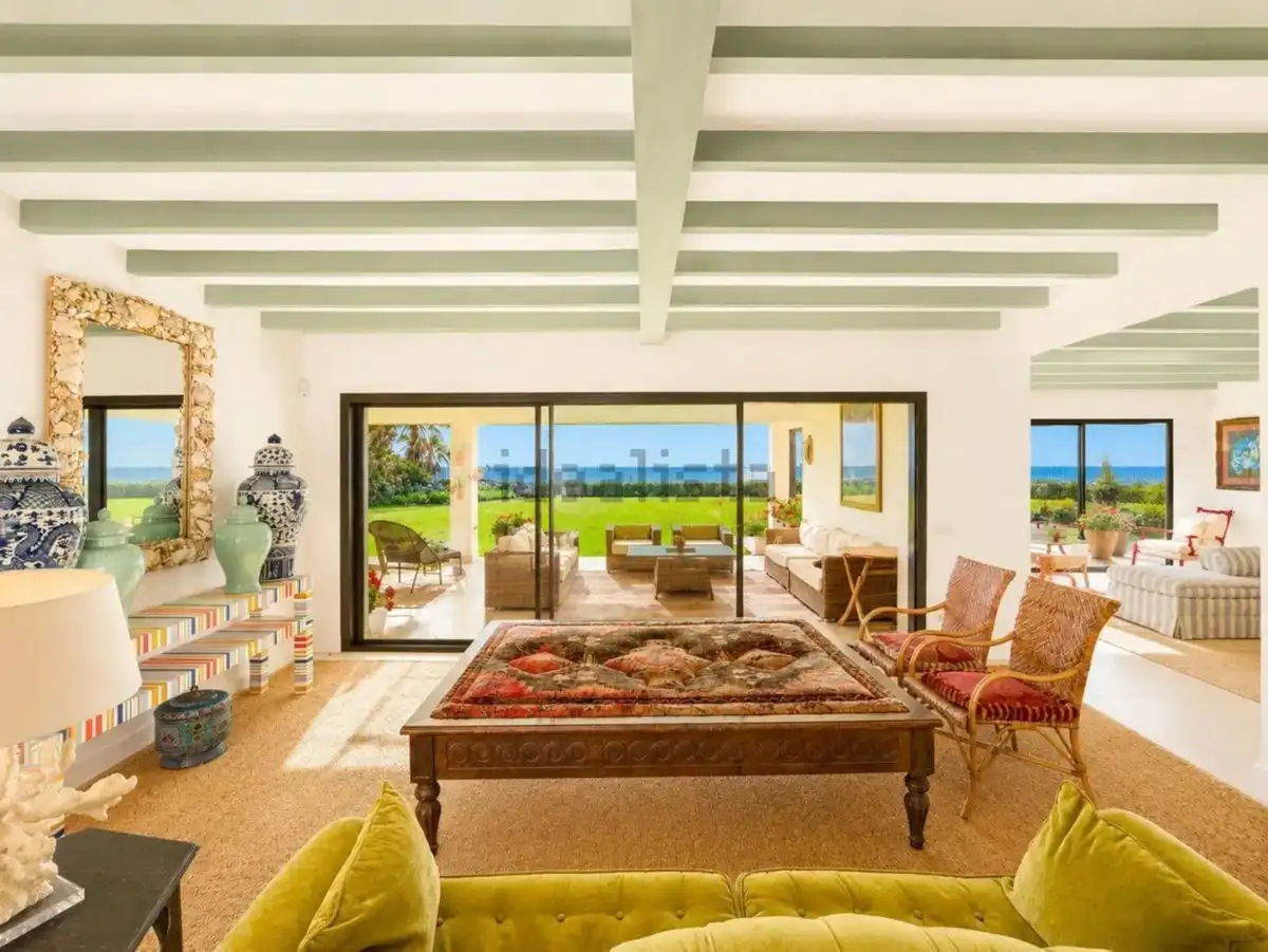 Sala d'estar de Casa o xalet de lloguer en Estepona amb Aire condicionat, Jardí privat i Terrassa