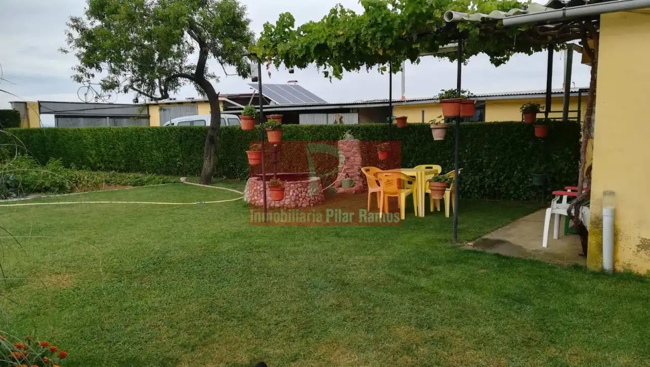 Jardín de Casa o chalet en venta en Chozas de Abajo con Calefacción, Jardín privado y Parquet