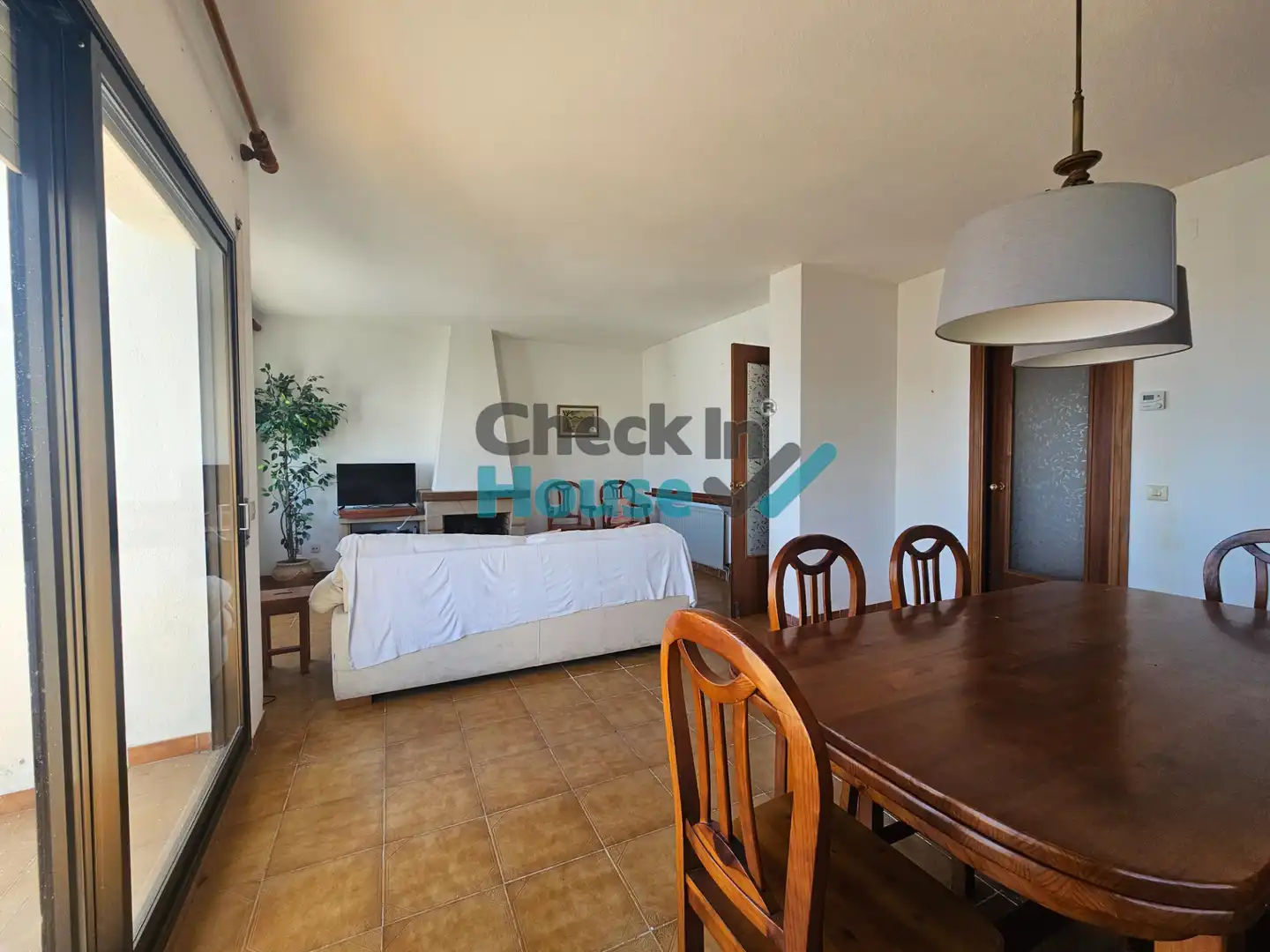 Sala de estar de Casa adosada en venta en Sant Feliu de Guíxols con Calefacción, Terraza y Balcón