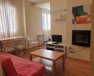 Living room of Flat to rent in Valdepeñas  with Air Conditioner