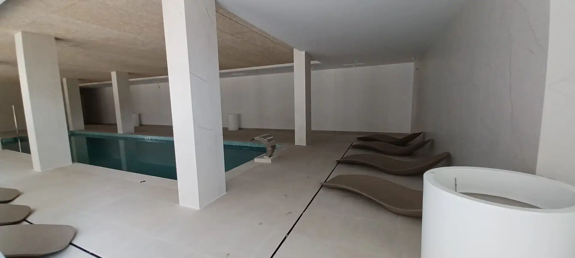 Piscina de Apartamento en venta en L'Alfàs del Pi con Aire acondicionado, Calefacción y Jardín privado