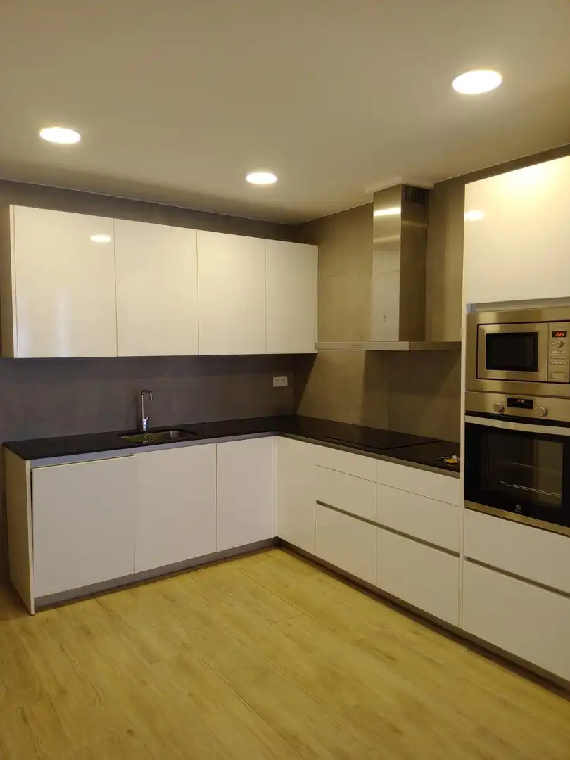 Cocina de Planta baja en venta en Badalona con Aire acondicionado y Calefacción