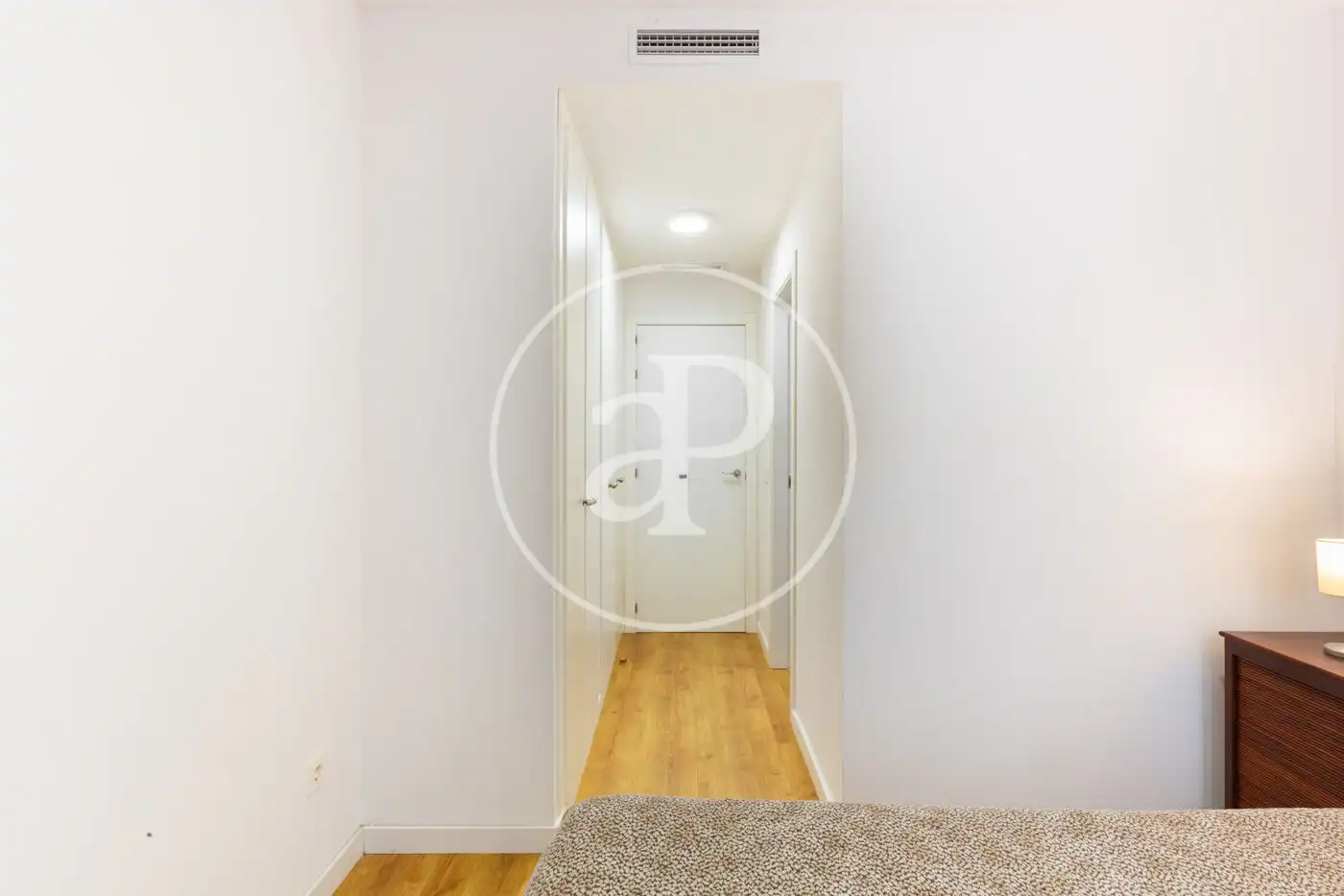 Flat for rent in Valencia  with Air Conditioner, Heating and Furnished