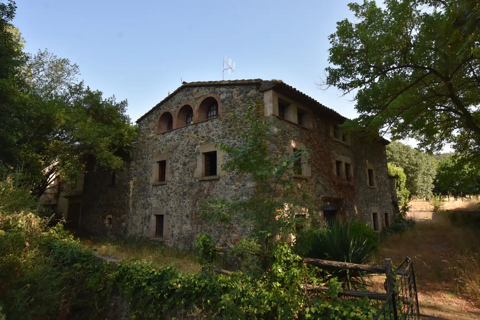 Vista exterior de Finca rústica en venda en Caldes de Malavella amb Calefacció, Jardí privat i Terrassa