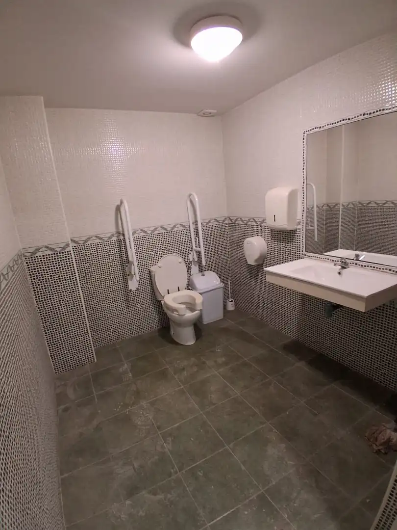 Badezimmer von Geschaftsraum zur Miete in Bonrepòs i Mirambell