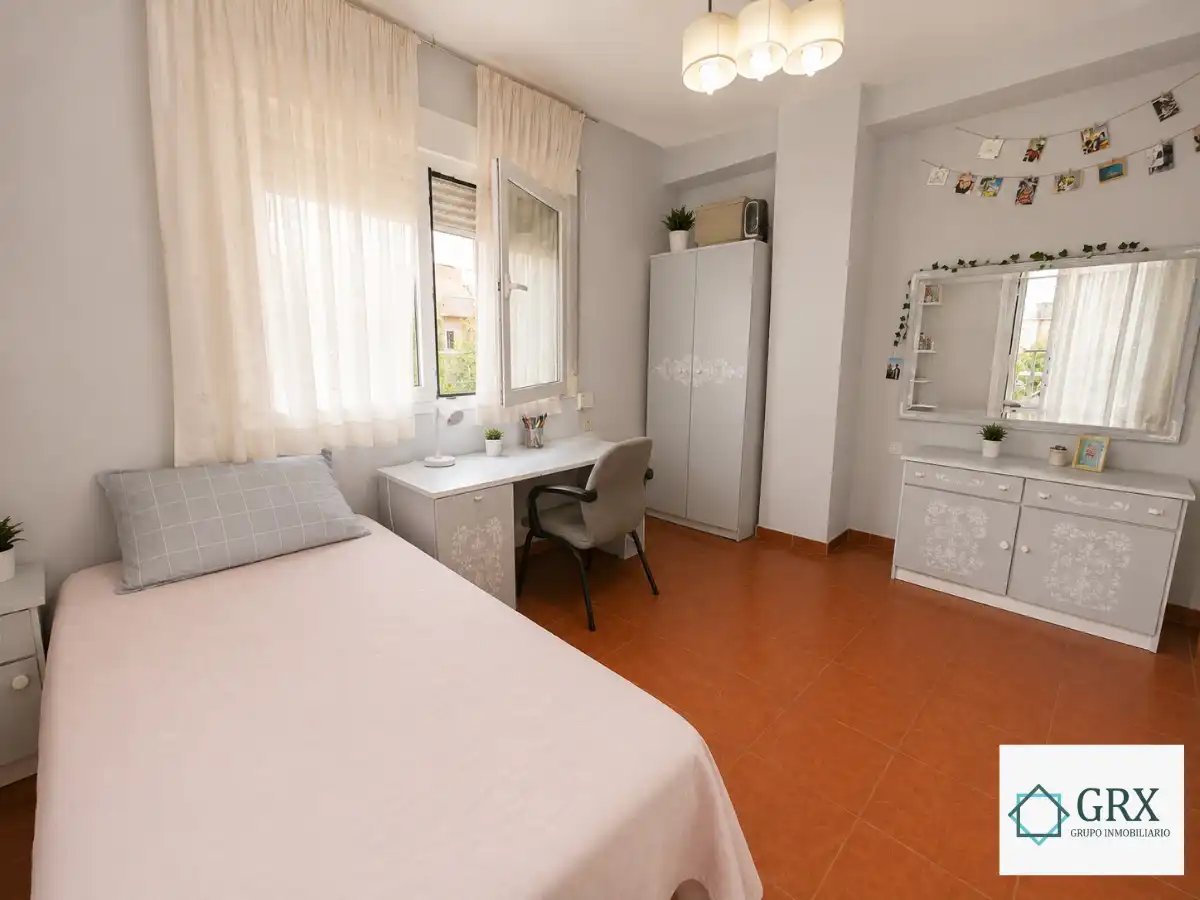 Schlafzimmer von Wohnung zur Miete in Granada mit Klimaanlage, Heizung und Terrasse