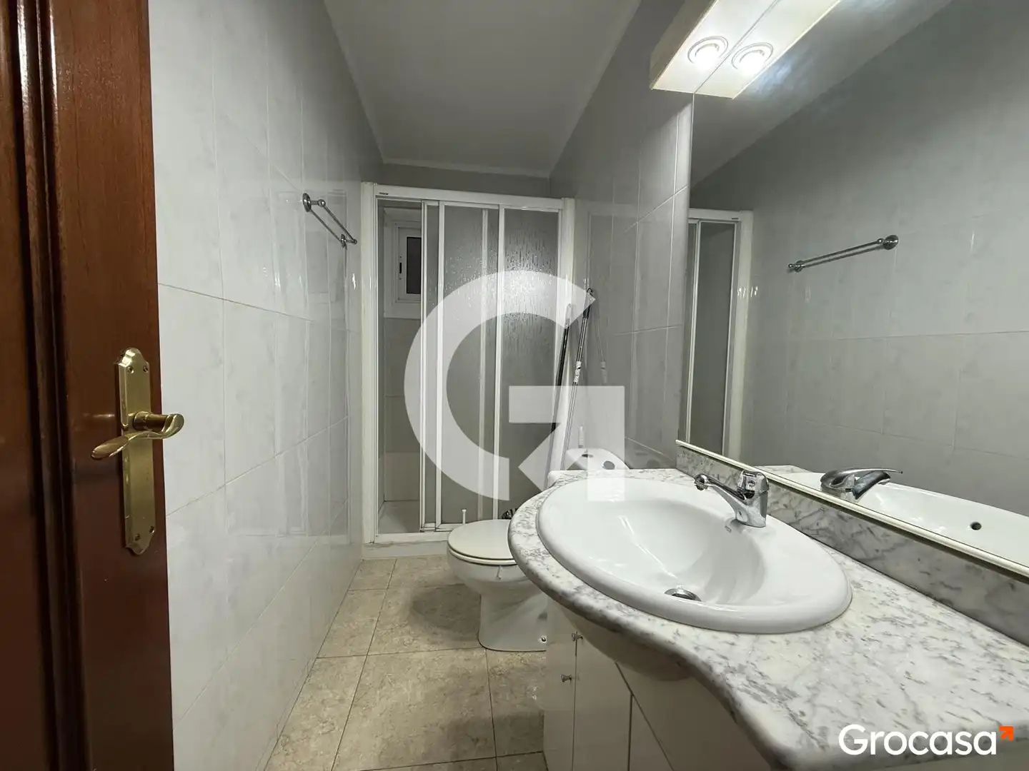 Bathroom of Flat for sale in Mataró  with Air Conditioner, Heating and Oven