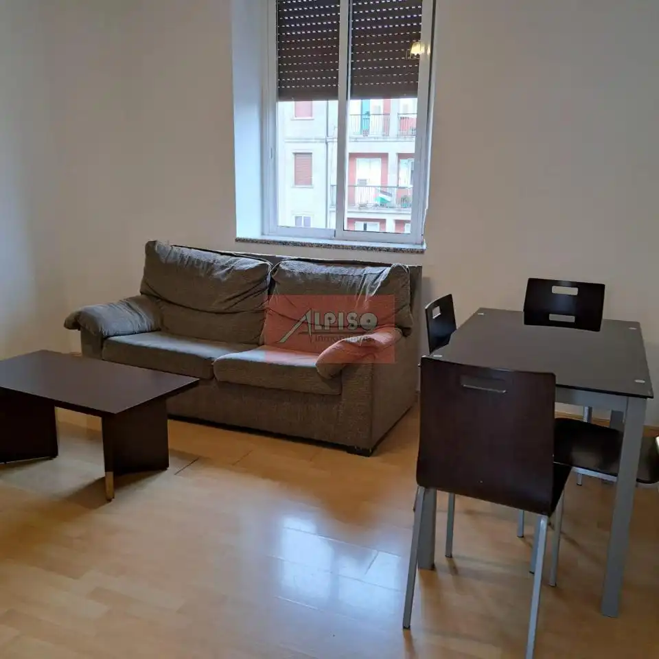 Wohnung zur Miete in Xesús Pousa Rodríguez